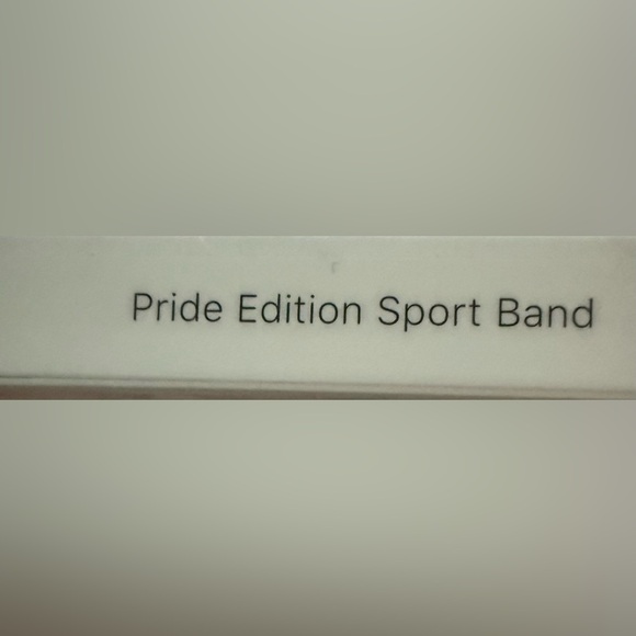 Apple Pride Edition Sport Watchband - Picture 4 of 4